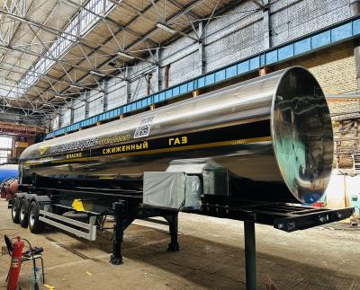 Ready for shipment of the semi-trailer tank TsZhU‑22,0‑2,0 for transporting liquid CO₂.